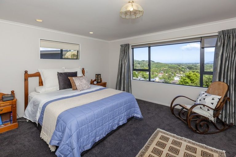 Photo of property in 83 Kakariki Grove, Waikanae, 5036