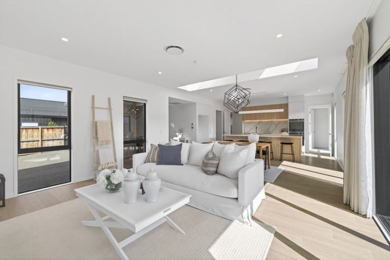 Photo of property in 8 Perehia Mews, Marshland, Christchurch, 8083