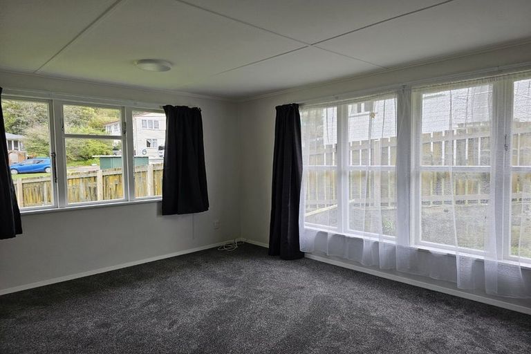 Photo of property in 153 Sievers Grove, Cannons Creek, Porirua, 5024