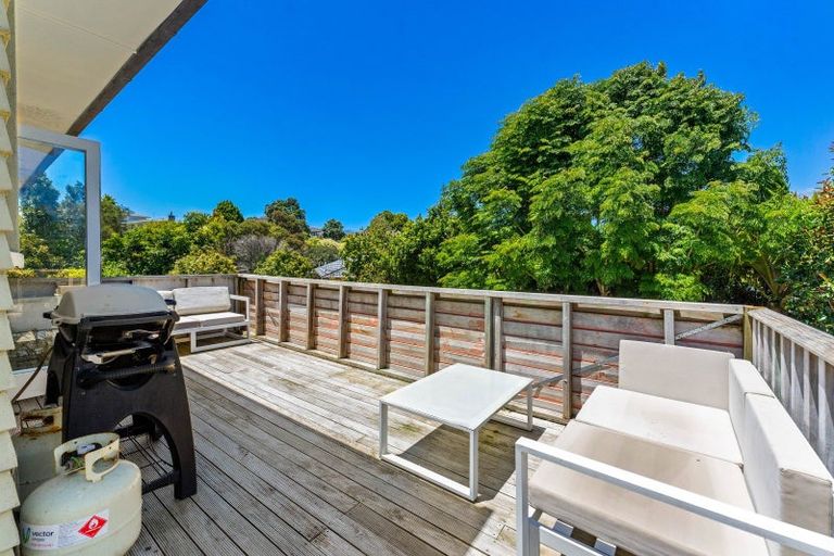 Photo of property in 32 Noall Street, Te Atatu Peninsula, Auckland, 0610