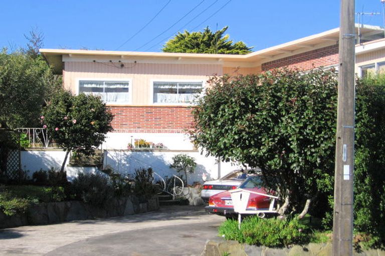 Photo of property in 17 Halberg Street, Papakura, 2110
