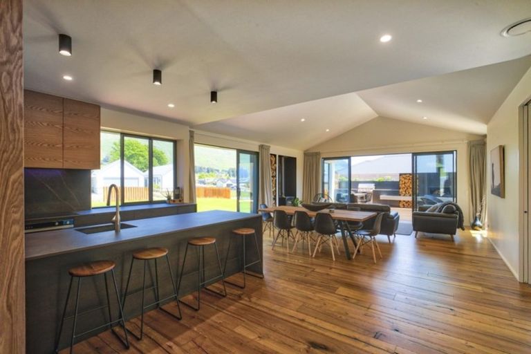 Photo of property in 3 Little Alpha Loop, Wanaka, 9305