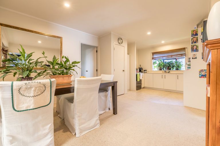 Photo of property in 1/294 Great North Road, Henderson, Auckland, 0612