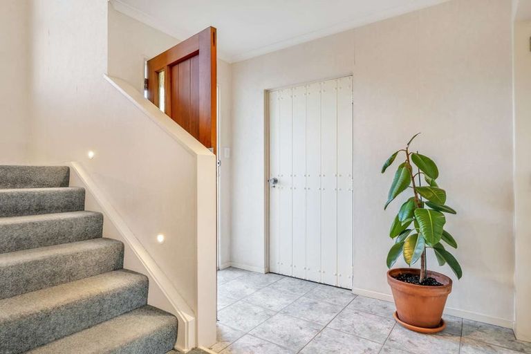 Photo of property in 1/186 Marine Parade, Mount Maunganui, 3116