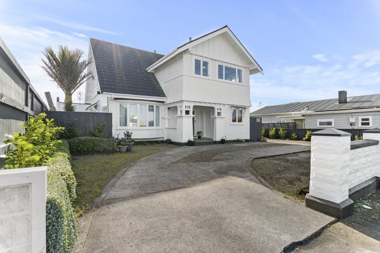 Photo of property in 244 Saint Aubyn Street, New Plymouth, 4310