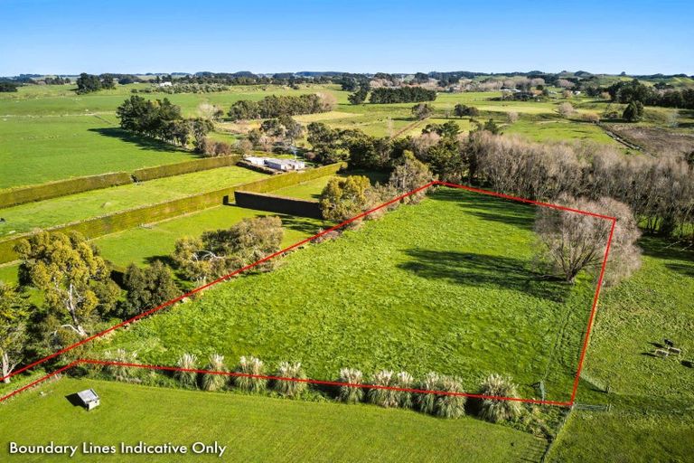 Photo of property in 46 Painua Road, Hokio Beach, Levin, 5571