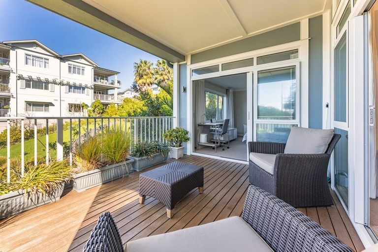 Photo of property in 102 Landmark Terrace, Orewa, 0931