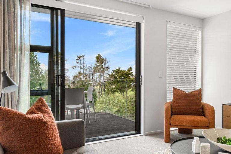 Photo of property in 22 Memorial Park Lane, Hobsonville, Auckland, 0618