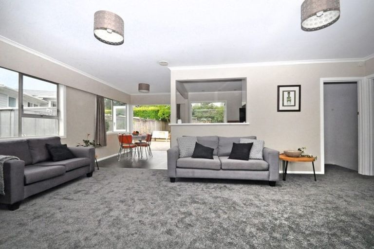Photo of property in 28 Choice Avenue, Henderson, Auckland, 0612