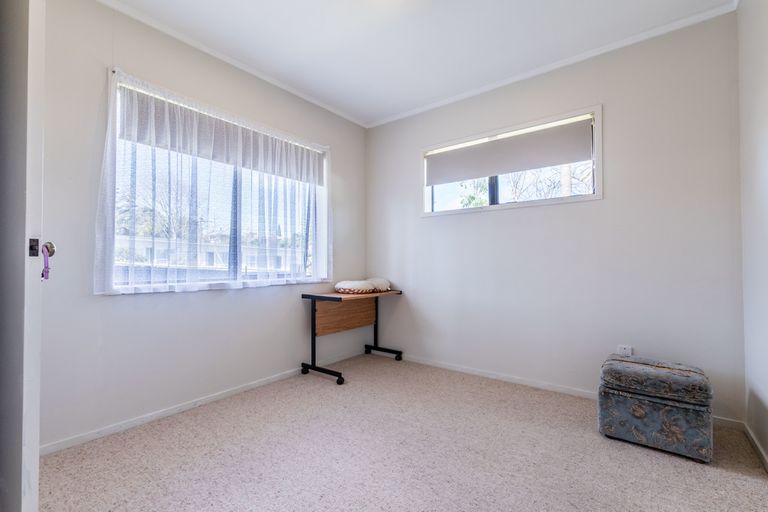 Photo of property in 1/294 Great North Road, Henderson, Auckland, 0612