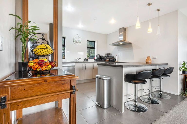 Photo of property in 8 Latham Stubbs Crescent, Waipawa, 4210