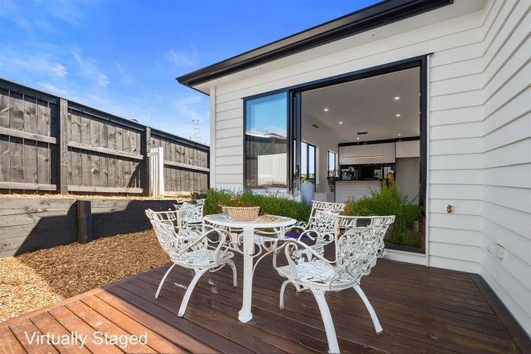 Photo of property in 52 Whakairo Crescent, Gulf Harbour, Whangaparaoa, 0930