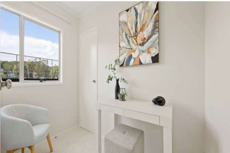 Photo of property in 1/35 Vivian Wilson Drive, Eastern Beach, Auckland, 2012