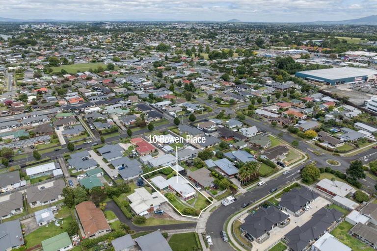 Photo of property in 10 Bowen Place, St Andrews, Hamilton, 3200
