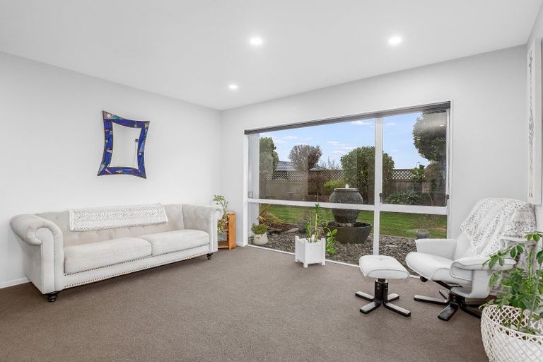 Photo of property in 41 Joseph Banks Drive, Whitby, Porirua, 5024