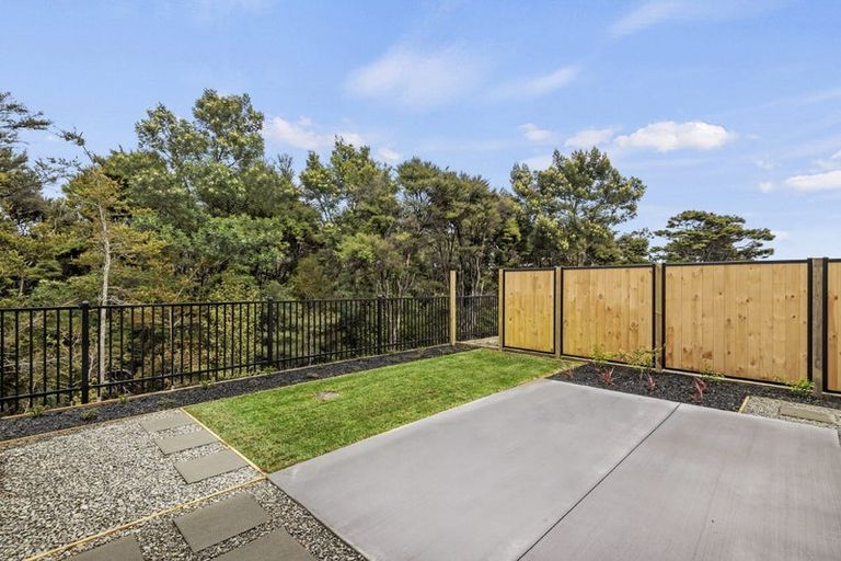 Photo of property in 30 Te Aniwaniwa Terrace, Albany, 0632