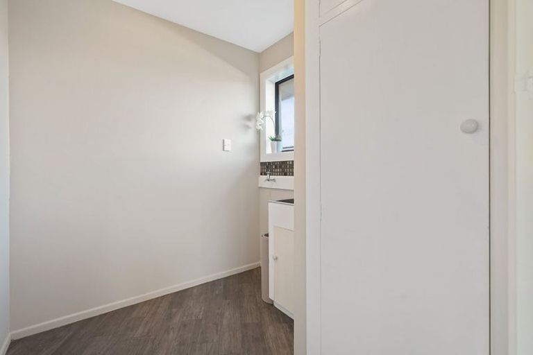 Photo of property in 22 Skerten Avenue, Hornby, Christchurch, 8042