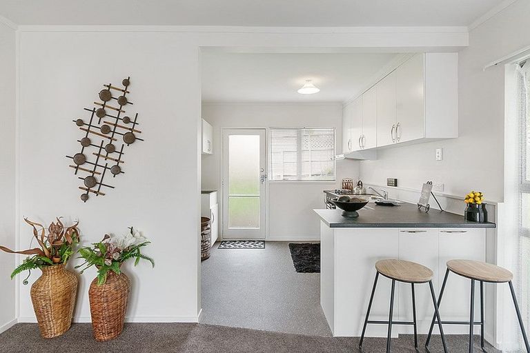 Photo of property in 1/38 Edmonton Road, Henderson, Auckland, 0612