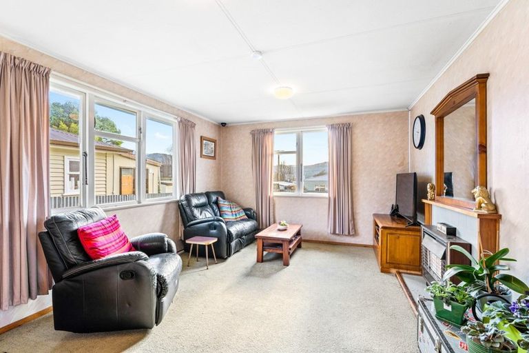 Photo of property in 28 Karaka Street, Wainuiomata, Lower Hutt, 5014