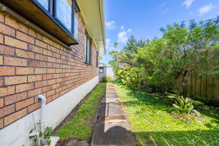 Photo of property in 1/294 Great North Road, Henderson, Auckland, 0612