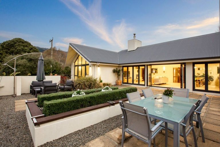 Photo of property in 90 Peka Peka Road, Peka Peka, Waikanae, 5391