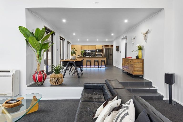 Photo of property in 36 Rockview Place, Mount Pleasant, Christchurch, 8081