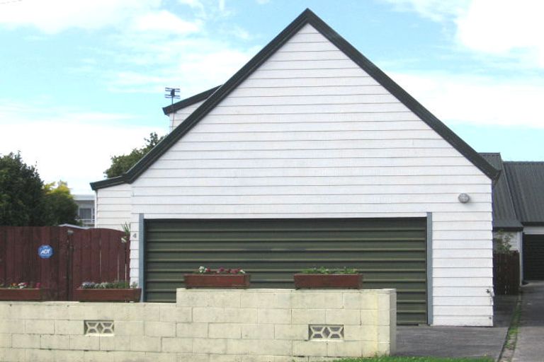 Photo of property in 4/29 Humphrey Kemp Avenue, Henderson, Auckland, 0612