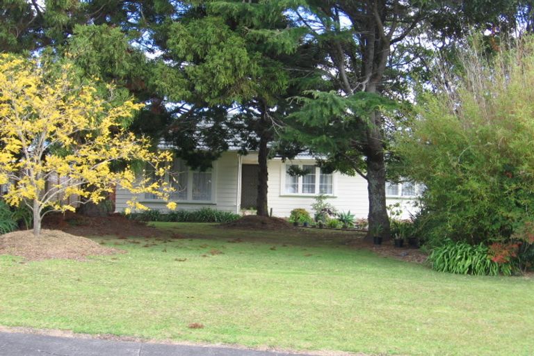 Photo of property in 19 Neil Avenue, Te Atatu Peninsula, Auckland, 0610