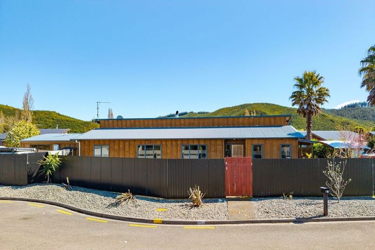 Photo of property in 8 Mayer Crescent, Wakefield, 7025