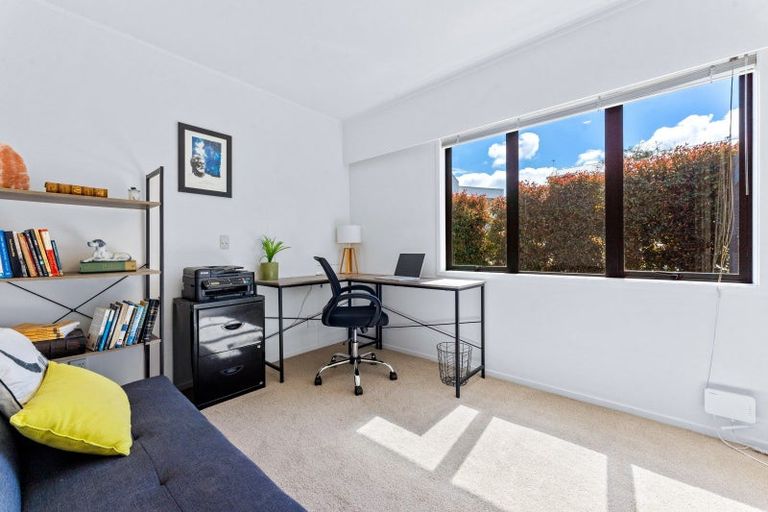 Photo of property in 10 Ardern Avenue, Stanmore Bay, Whangaparaoa, 0932