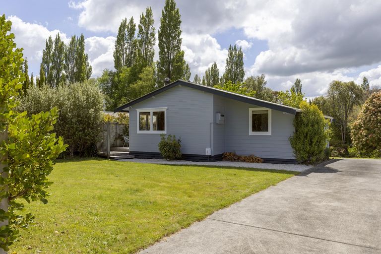 Photo of property in 19 Kinloch Road, Kinloch, Taupo, 3377