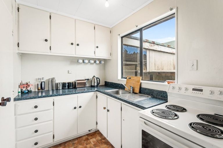 Photo of property in 79f2- Gemstone Drive, Birchville, Upper Hutt, 5018