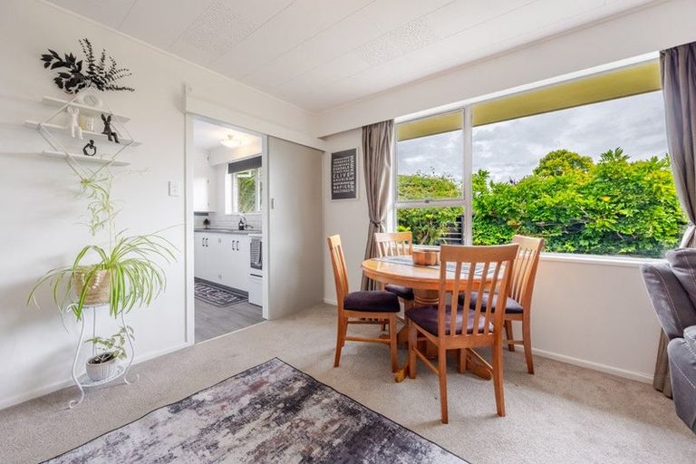 Photo of property in 2/306 Southland Road, Hastings, 4122