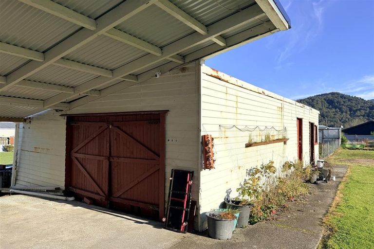 Photo of property in 30 Brodie Street, Blackball, 7804
