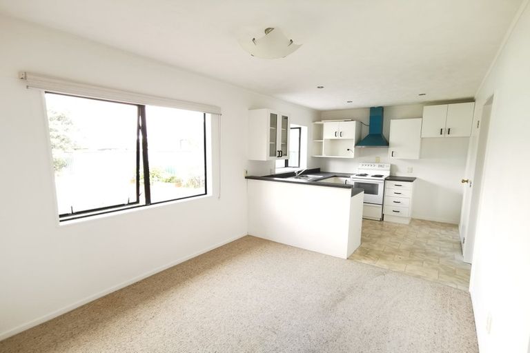 Photo of property in 87 Hillcrest Drive, Kelvin Grove, Palmerston North, 4414