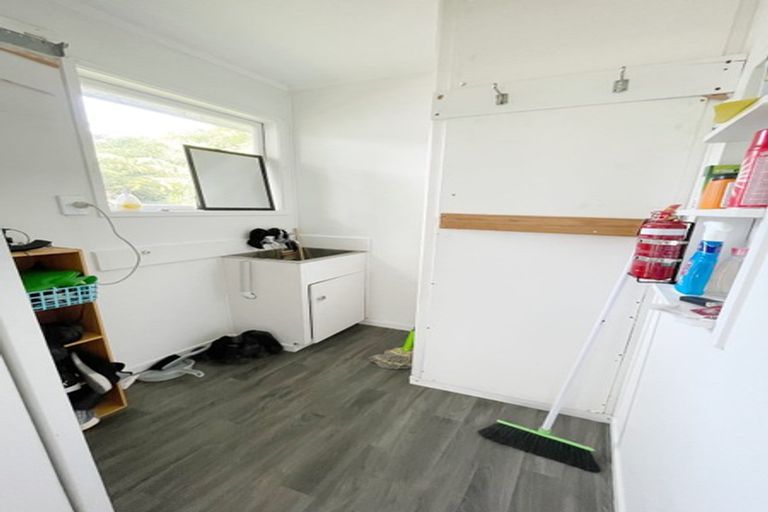 Photo of property in 38 Neal Avenue, Glenfield, Auckland, 0629