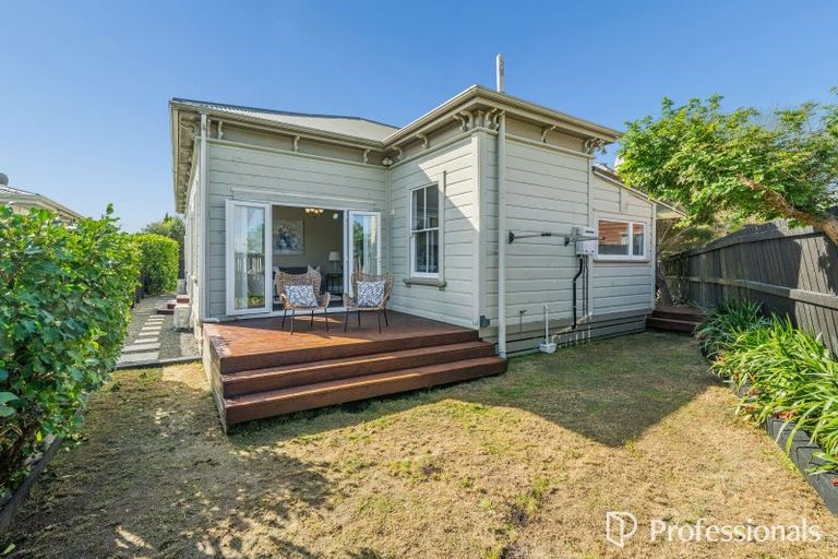Photo of property in 19a Randwick Crescent, Moera, Lower Hutt, 5010