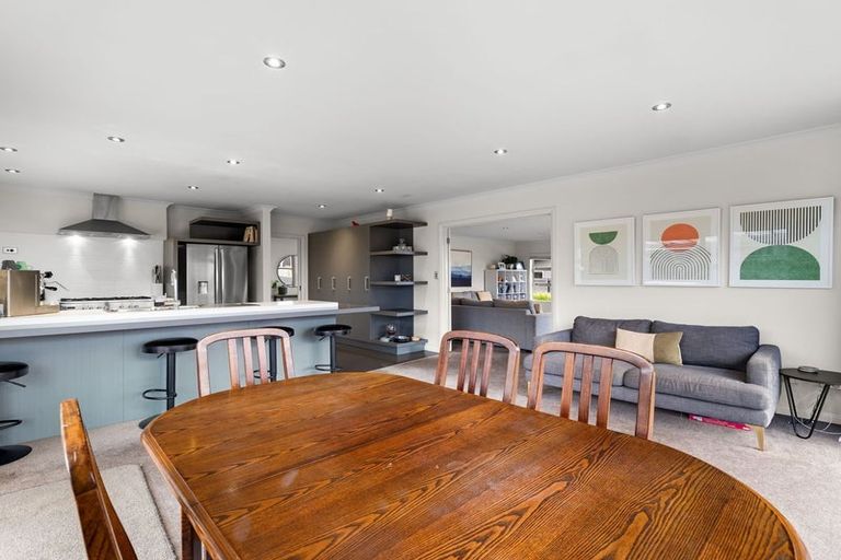 Photo of property in 20 Rosalie Terrace, Kelvin Grove, Palmerston North, 4414