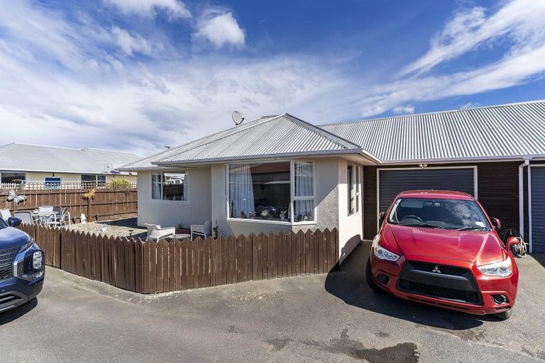 Photo of property in 4/217 Oxford Street, South Dunedin, Dunedin, 9012