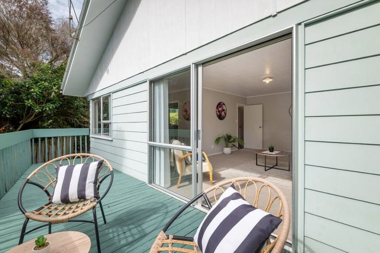 Photo of property in 98 Spinella Drive, Bayview, Auckland, 0629