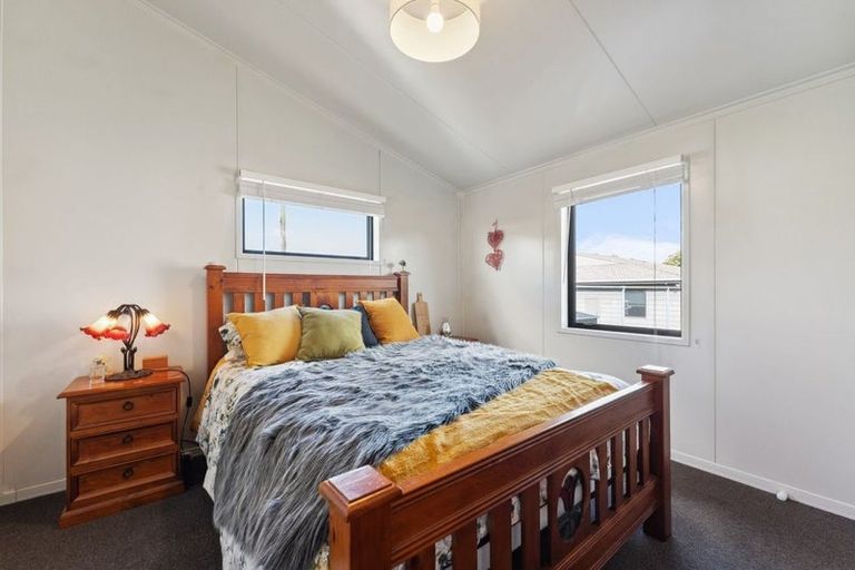 Photo of property in 68 Grey Street, Woodville, 4920