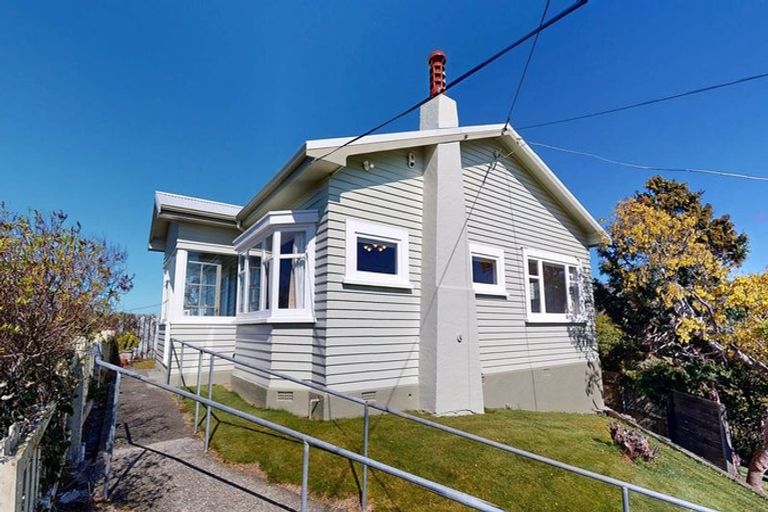 Photo of property in 168 The Ridgeway, Mornington, Wellington, 6021