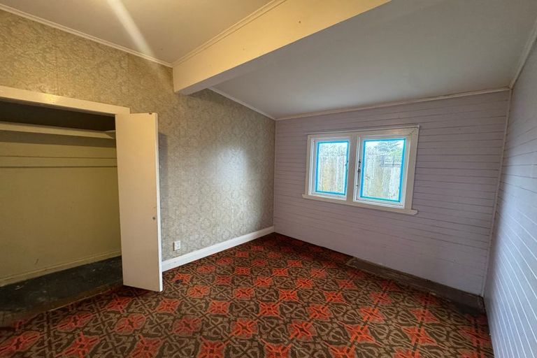 Photo of property in 3 Taupata Street, Castlecliff, Whanganui, 4501