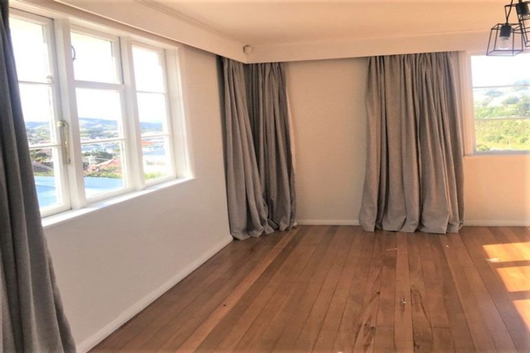 Photo of property in 40 Hindmarsh Street, Johnsonville, Wellington, 6037