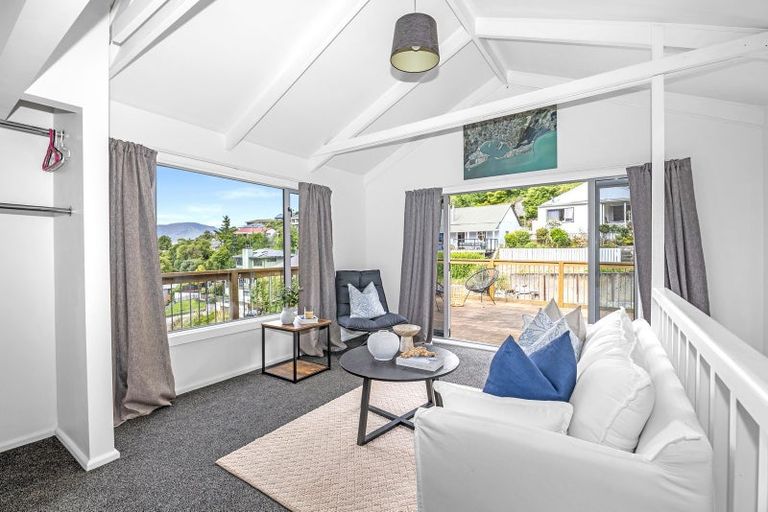 Photo of property in 30 Hawkhurst Road, Lyttelton, 8082