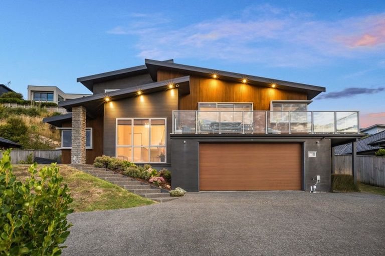 Photo of property in 22 Ships Cove, Whitby, Porirua, 5024