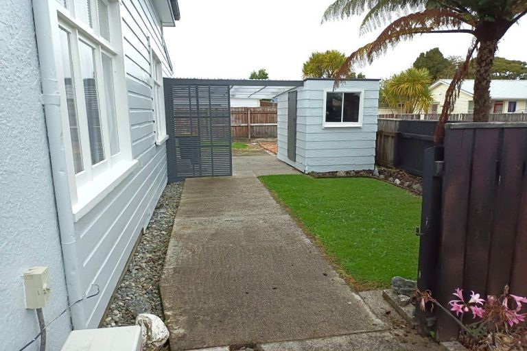 Photo of property in 47 Peel Street, Westport, 7825