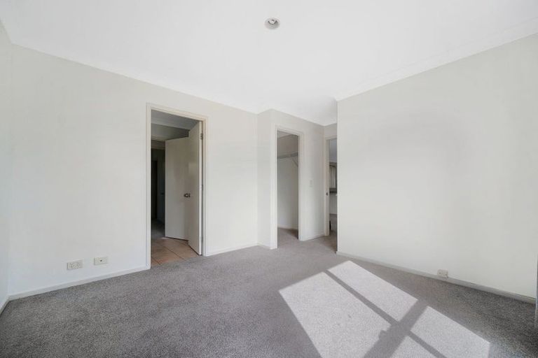 Photo of property in 5 Kasia Close, Massey, Auckland, 0614