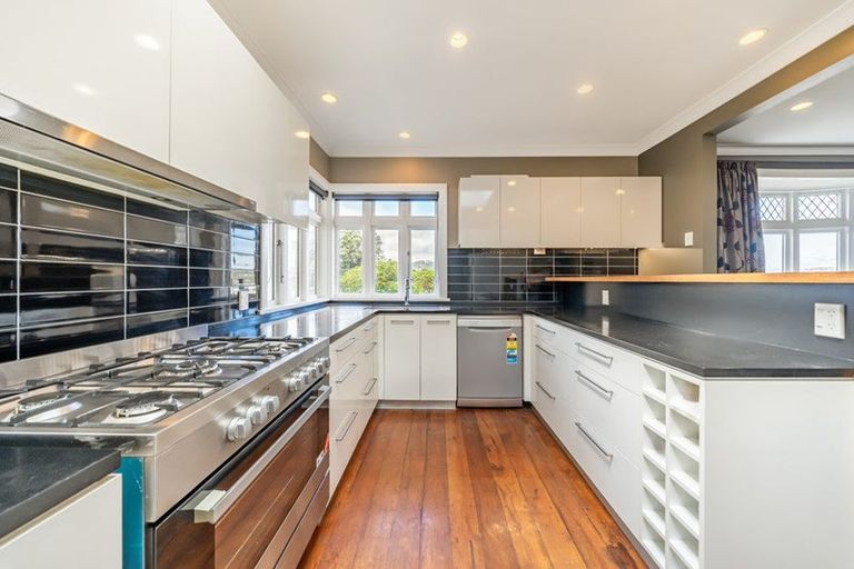 Photo of property in 9 Mckenzie Terrace, Te Aro, Wellington, 6011