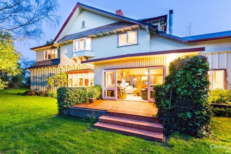 Photo of property in 156 Russell Street, Palmerston North, 4414